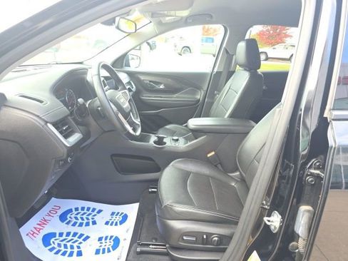 Used 2024 GMC Terrain SLT image 27