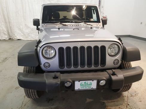 Used 2018 Jeep Wrangler Unlimited Sport S image 10