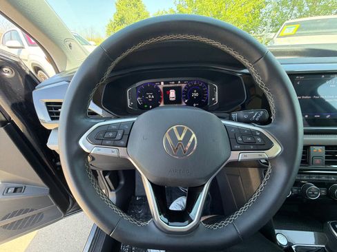 Used 2023 Volkswagen Taos SEL AWD/4WD image 15