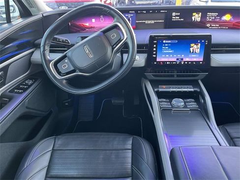 Used 2024 Lincoln Nautilus Reserve image 14