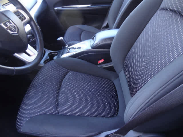 Used 2019 Dodge Journey SE w/ Connectivity Group FWD image 7