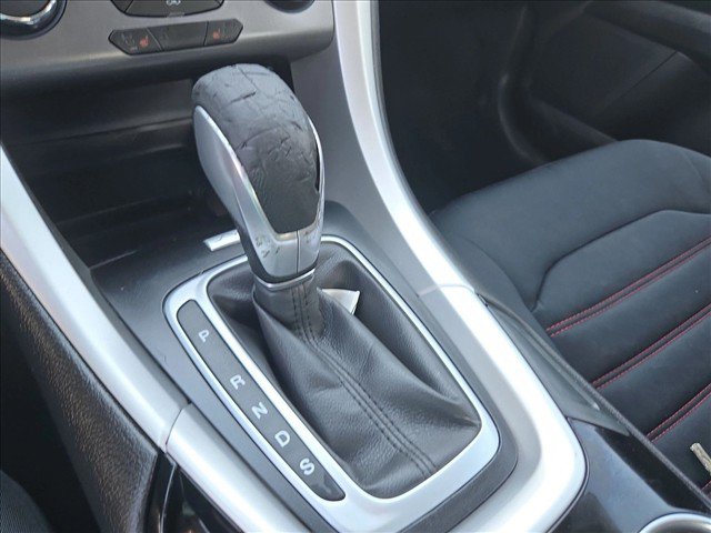 Used 2016 Ford Fusion SE w/ Equipment Group 201A FWD image 13