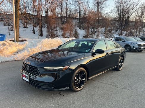 Used 2025 Honda Accord SE image 37