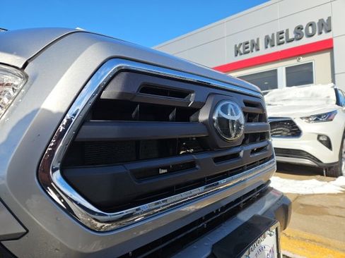 Used 2019 Toyota Tacoma SR5 image 16