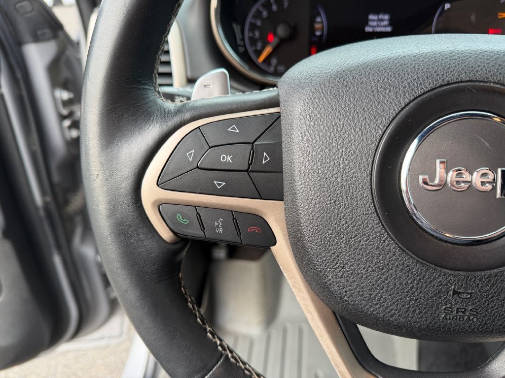 Used 2016 Jeep Grand Cherokee Limited AWD/4WD image 15