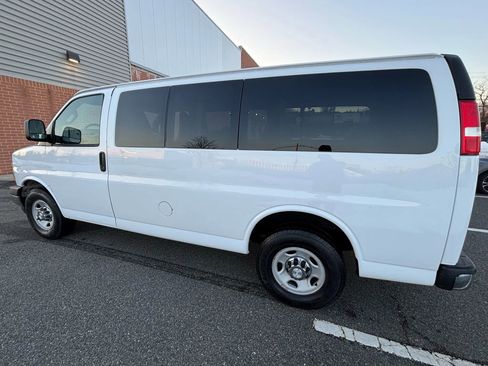 Used 2017 Chevrolet Express 2500 LT w/ LT Preferred Equipment Group image 7