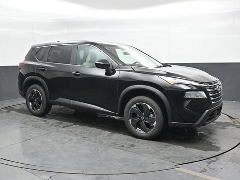 Used 2025 Nissan Rogue SV AWD/4WD image 6