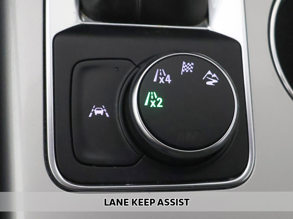 Used 2025 Chevrolet Blazer LT AWD/4WD image 3