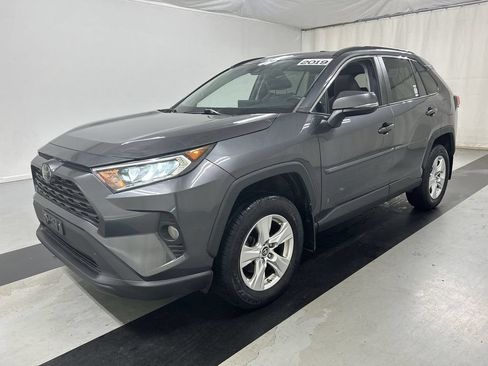 Used 2019 Toyota RAV4 XLE AWD/4WD image 5