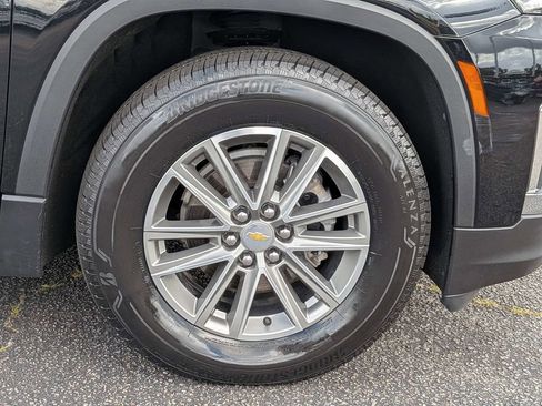 Used 2023 Chevrolet Traverse LT FWD image 14