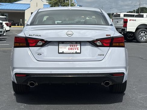 Used 2025 Nissan Altima 2.5 SR AWD/4WD image 6