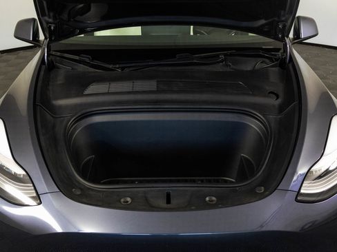 Used 2020 Tesla Model Y Long Range image 42