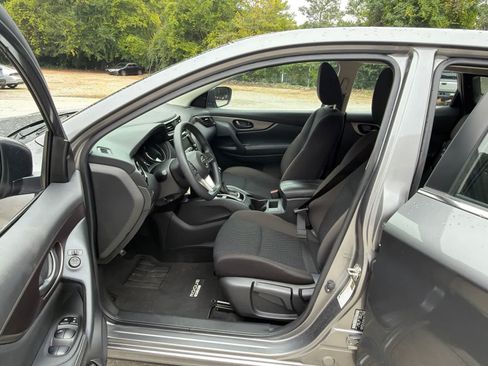 Used 2022 Nissan Rogue Sport S FWD image 17