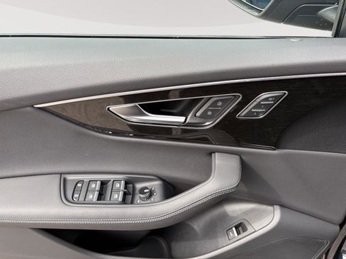 Used 2025 Audi Q8 Premium Plus w/ Premium Plus Package AWD/4WD image 12