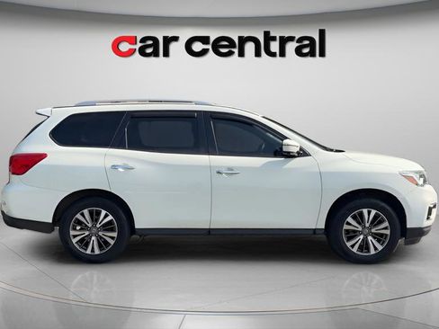 Used 2017 Nissan Pathfinder SL AWD/4WD image 4