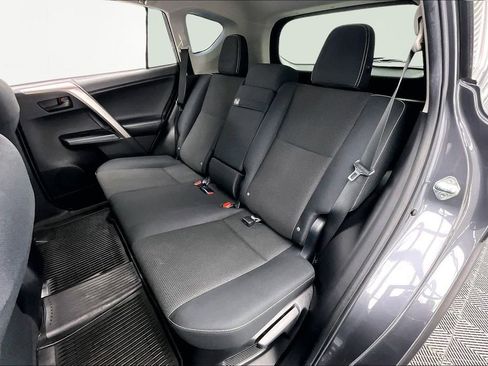 Used 2018 Toyota RAV4 LE image 26