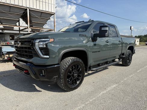Used 2025 Chevrolet Silverado 2500 LTZ w/ Trail Boss Package AWD/4WD image 1