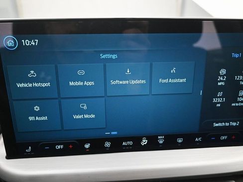 Used 2025 Ford Escape Platinum image 15