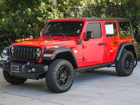 Used 2024 Jeep Wrangler Unlimited AWD/4WD image 3