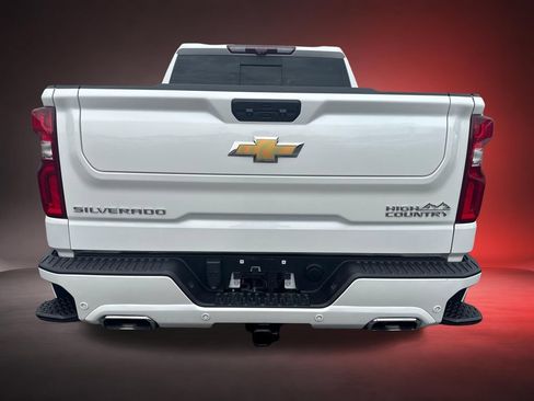 Certified 2024 Chevrolet Silverado 1500 High Country w/ High Country Premium Package AWD/4WD image 5
