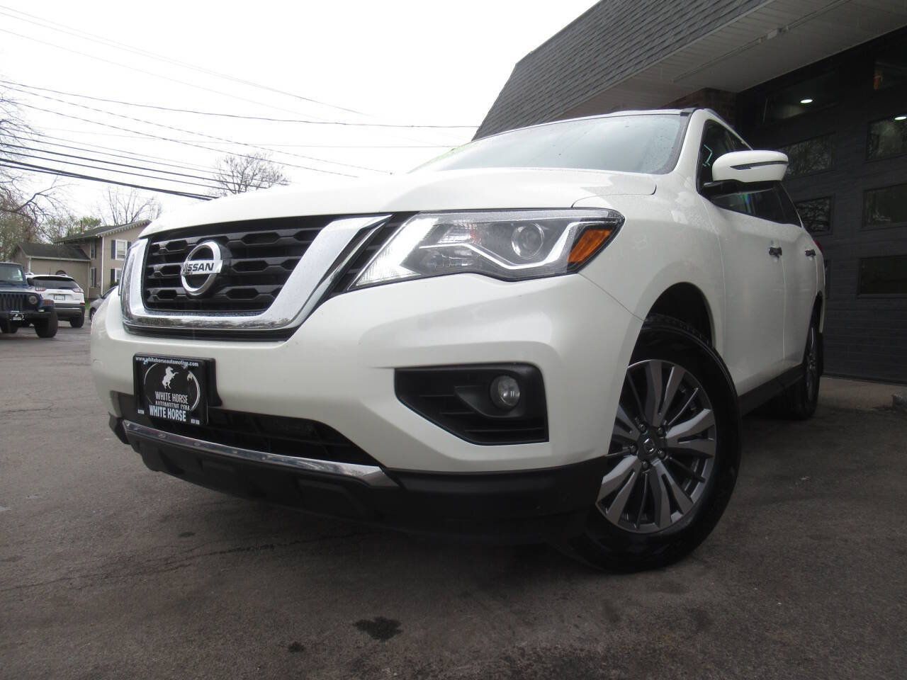 Used 2020 Nissan Pathfinder SV AWD/4WD image 28