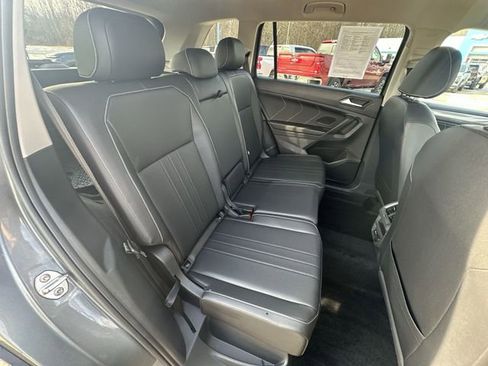 Used 2024 Volkswagen Tiguan SE image 28