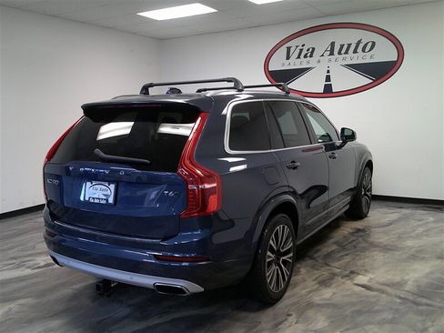 Used 2020 Volvo XC90 T6 Momentum w/ Protection Package Premier image 9