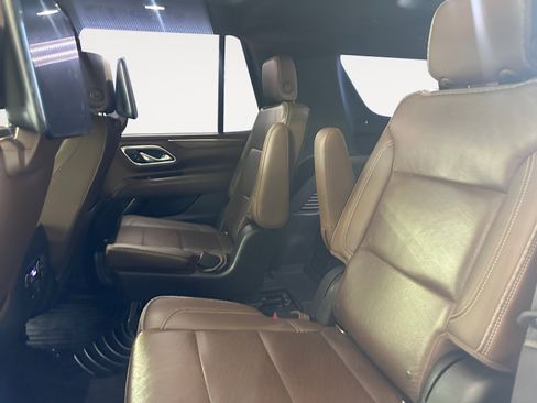 Used 2021 Chevrolet Tahoe High Country w/ Premium Package RWD image 24