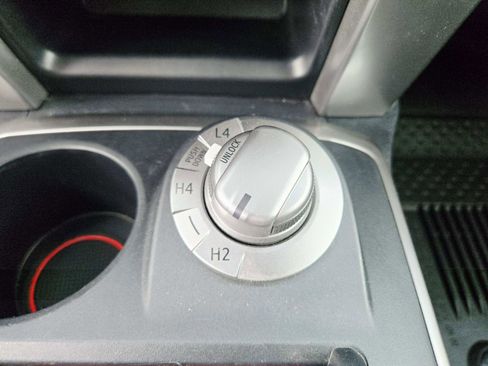 Used 2022 Toyota 4Runner SR5 AWD/4WD image 34