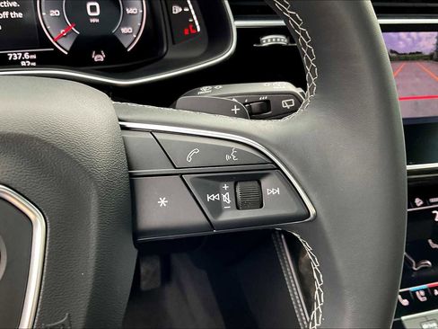 Used 2024 Audi Q8 Premium Plus w/ Premium Plus Package image 22