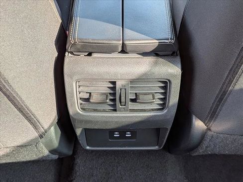 Used 2024 Nissan Rogue SV image 15