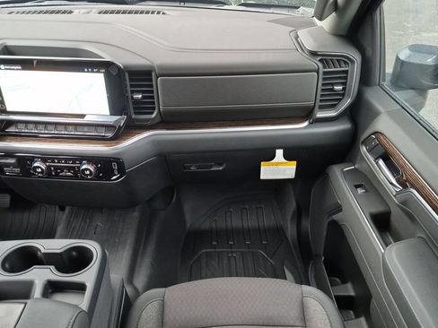 New 2026 GMC Sierra 2500 SLE w/ SLE Value Package; AWD/4WD image 25