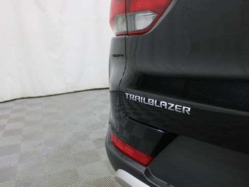 Used 2023 Chevrolet TrailBlazer LT FWD image 27