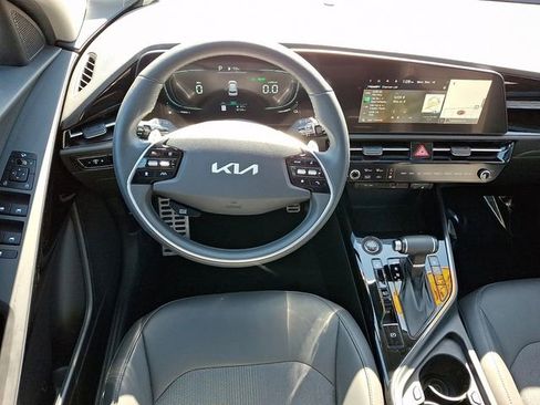 Certified 2023 Kia Niro EX Touring image 12