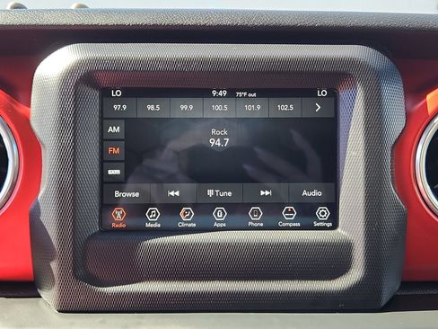 Certified 2018 Jeep Wrangler Unlimited Rubicon w/ LED Lighting Group AWD/4WD image 12