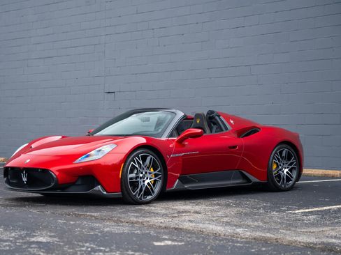 Used 2023 Maserati MC20 Spyder image 12