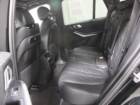 Used 2025 BMW X5 xDrive40i w/ Parking Assistance Package image 15