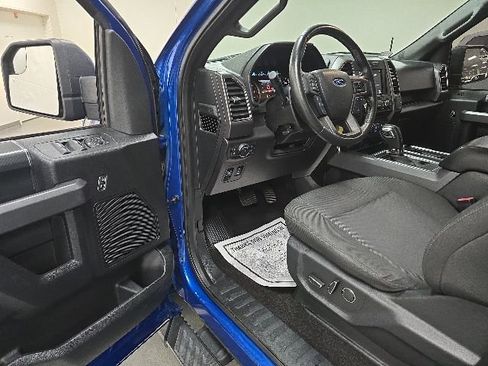 Used 2018 Ford F150 XLT w/ Equipment Group 302A Luxury AWD/4WD image 16