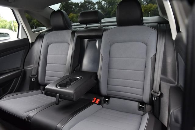 Used 2025 Volkswagen Jetta SE FWD image 23