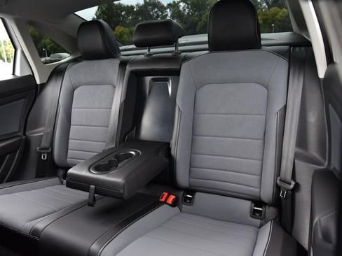 Used 2025 Volkswagen Jetta SE FWD image 23