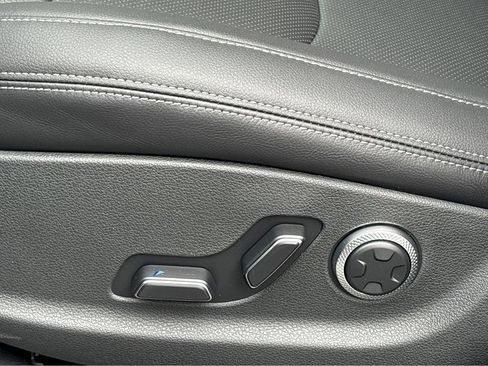 New 2026 Genesis GV70 2.5T AWD/4WD image 25