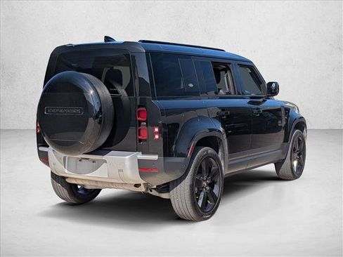 Used 2024 Land Rover Defender 110 S image 5