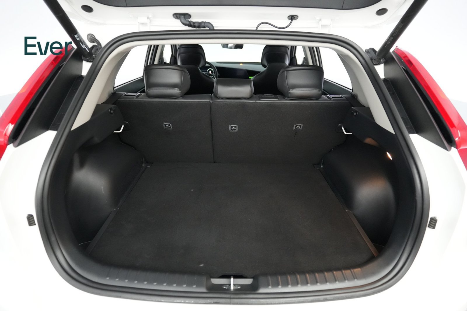 Used 2024 Kia Niro Wind w/ Wind Preserve Package FWD image 8