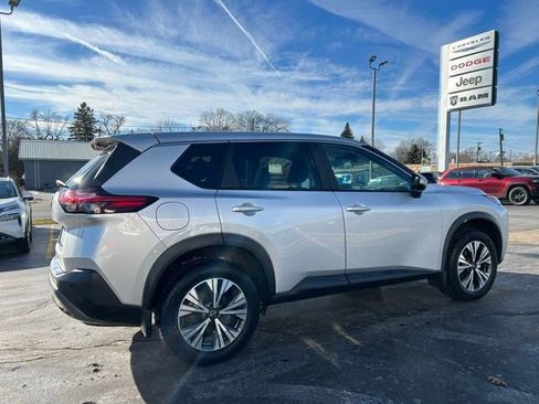 Used 2023 Nissan Rogue SV image 9