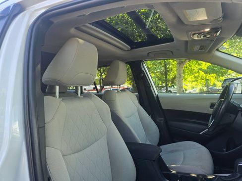 Used 2023 Toyota Corolla Cross LE w/ Moonroof Package AWD/4WD image 12