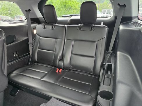 Used 2021 Ford Explorer XLT w/ Equipment Group 202A AWD/4WD image 12