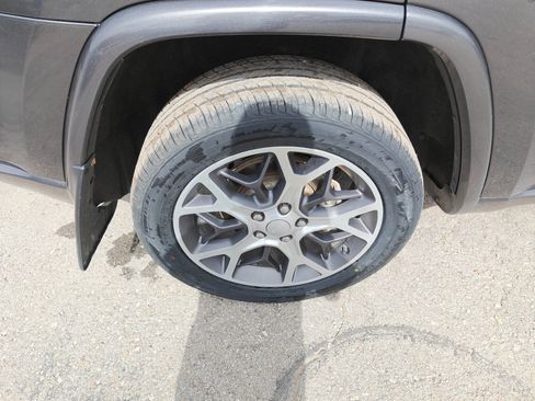 Used 2018 Jeep Grand Cherokee Limited AWD/4WD image 15