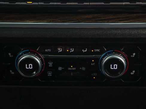 Used 2024 GMC Sierra 1500 SLE image 21