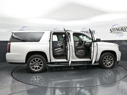 Used 2020 GMC Yukon XL Denali w/ Enhanced Security Package RWD image 36
