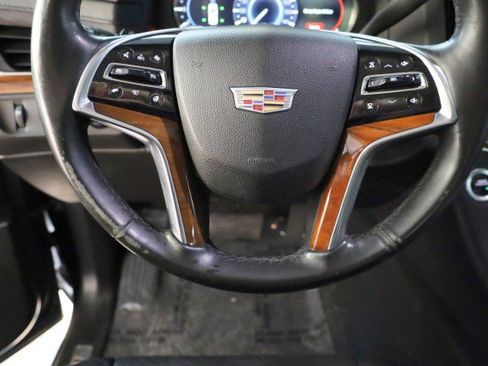 Used 2017 Cadillac Escalade Luxury AWD/4WD image 11